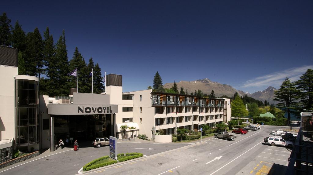 Novotel Queenstown Lakeside